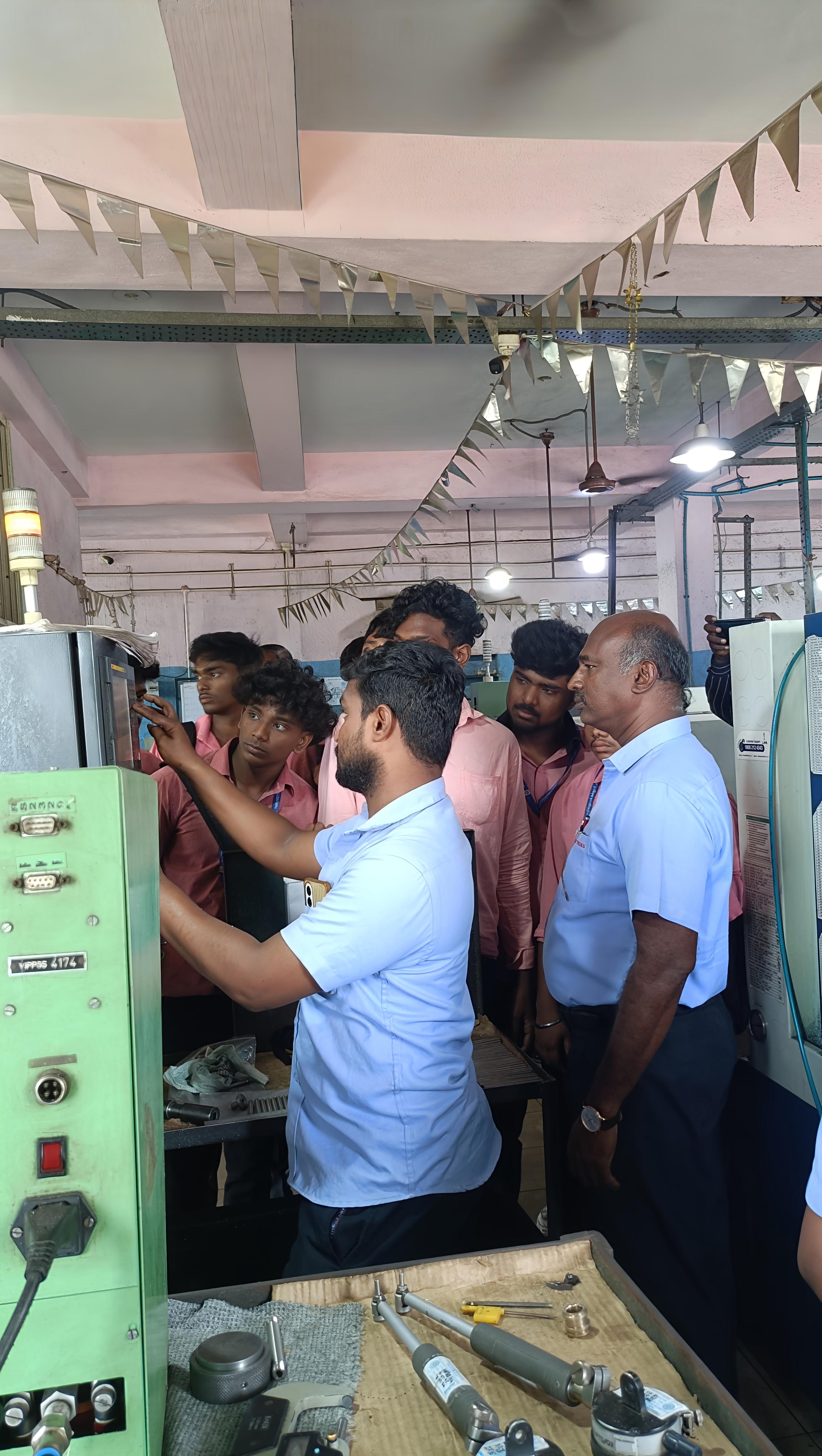 MD Explaining Machines